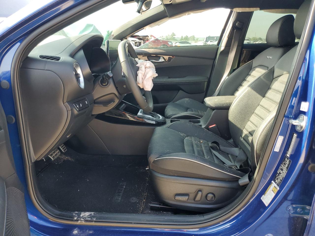 2024 KIA FORTE GT LINE photo 13