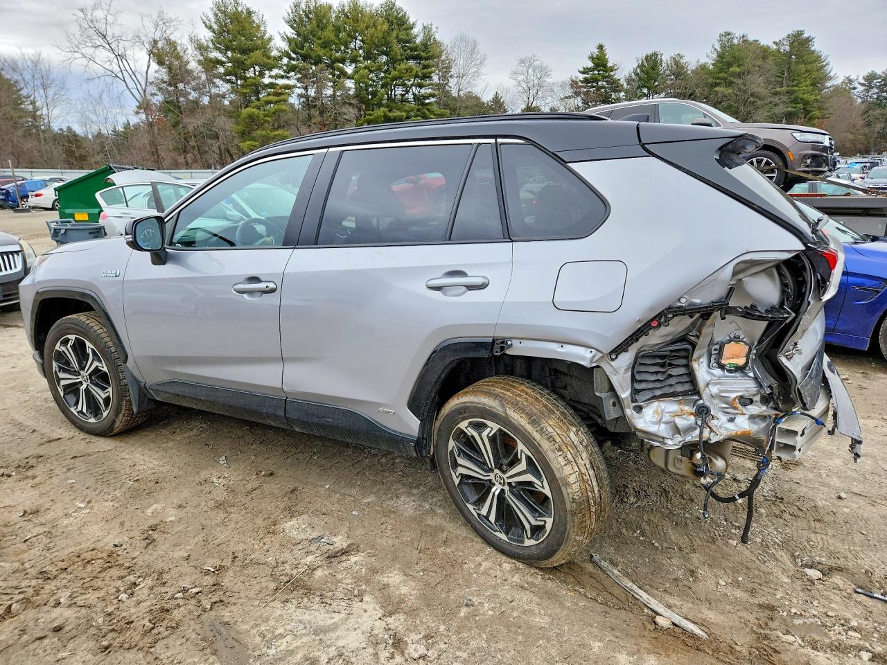 2024 TOYOTA RAV4 PRIME XSE photo 4