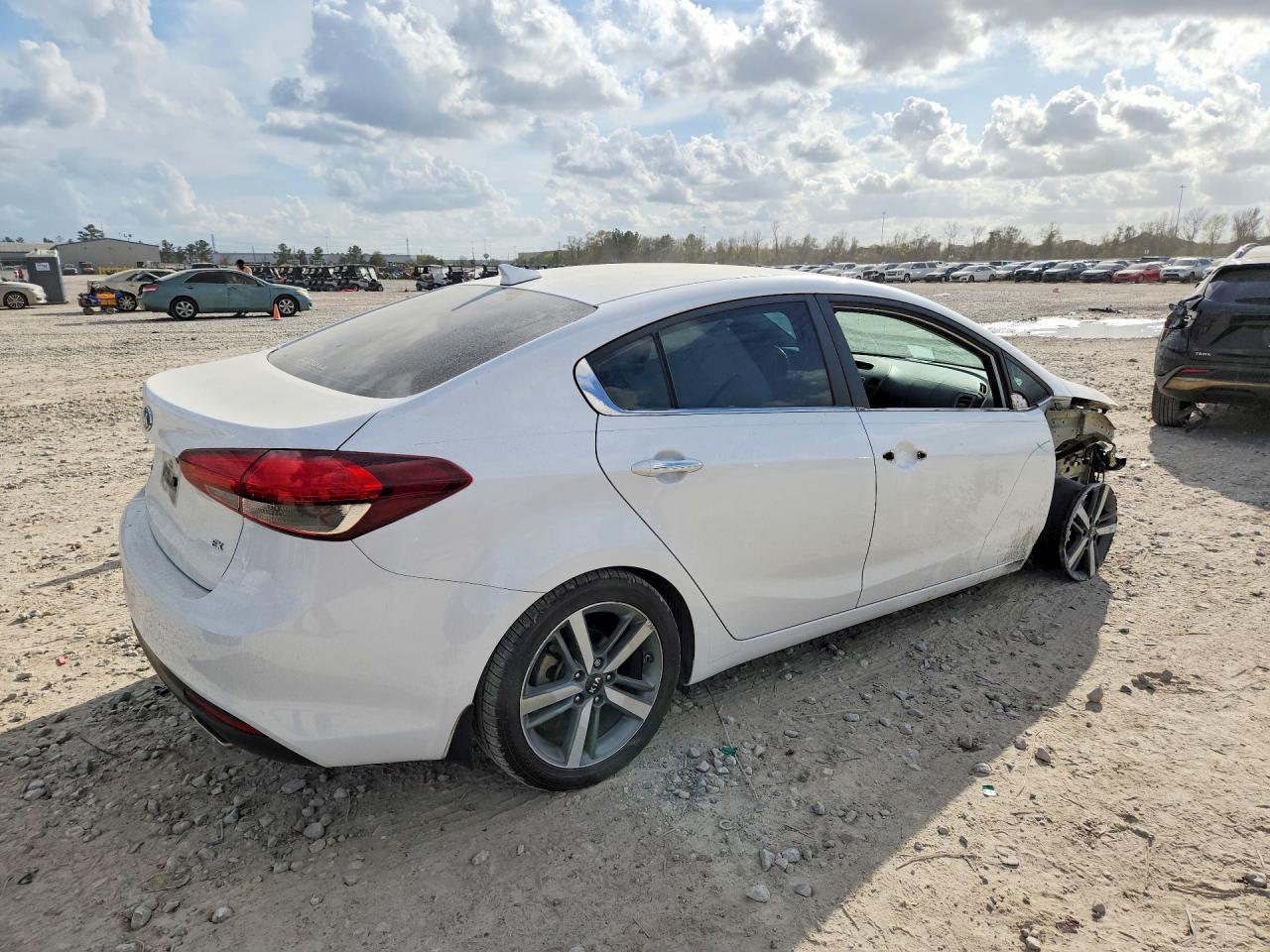 2017 KIA FORTE EX photo 7