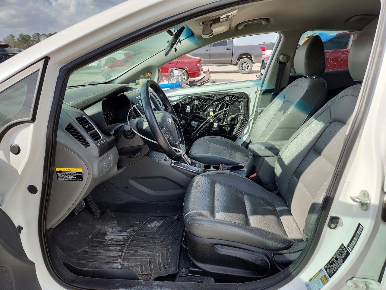 2017 KIA FORTE EX photo 19