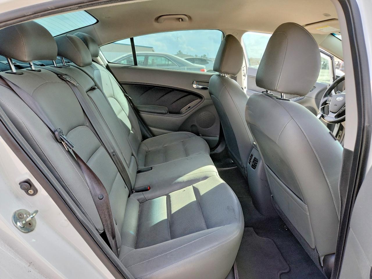 2017 KIA FORTE EX photo 28