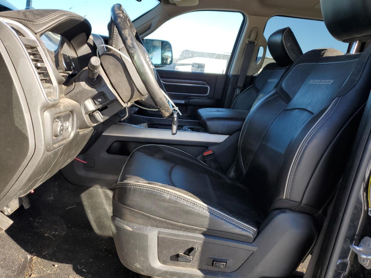 2019 RAM 3500 LARAMIE photo 19
