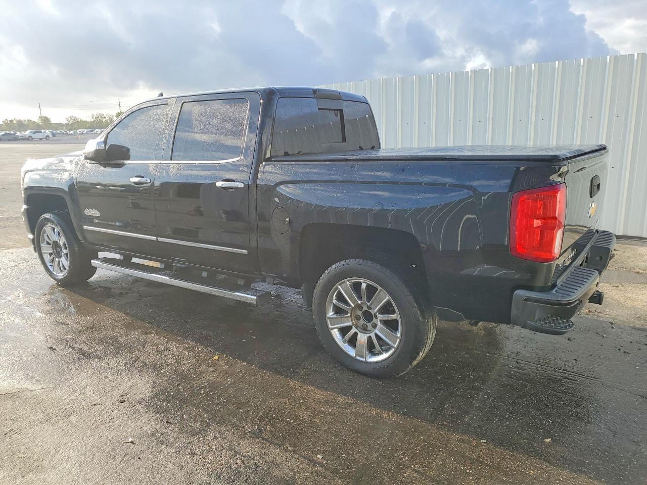 2017 CHEVROLET SILVERADO C1500 HIGH COUNTRY photo 2