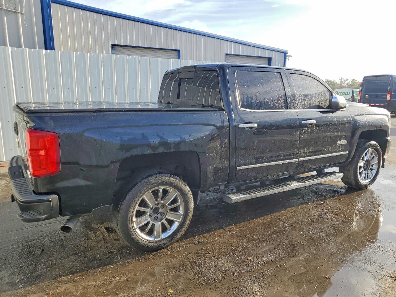 2017 CHEVROLET SILVERADO C1500 HIGH COUNTRY photo 3