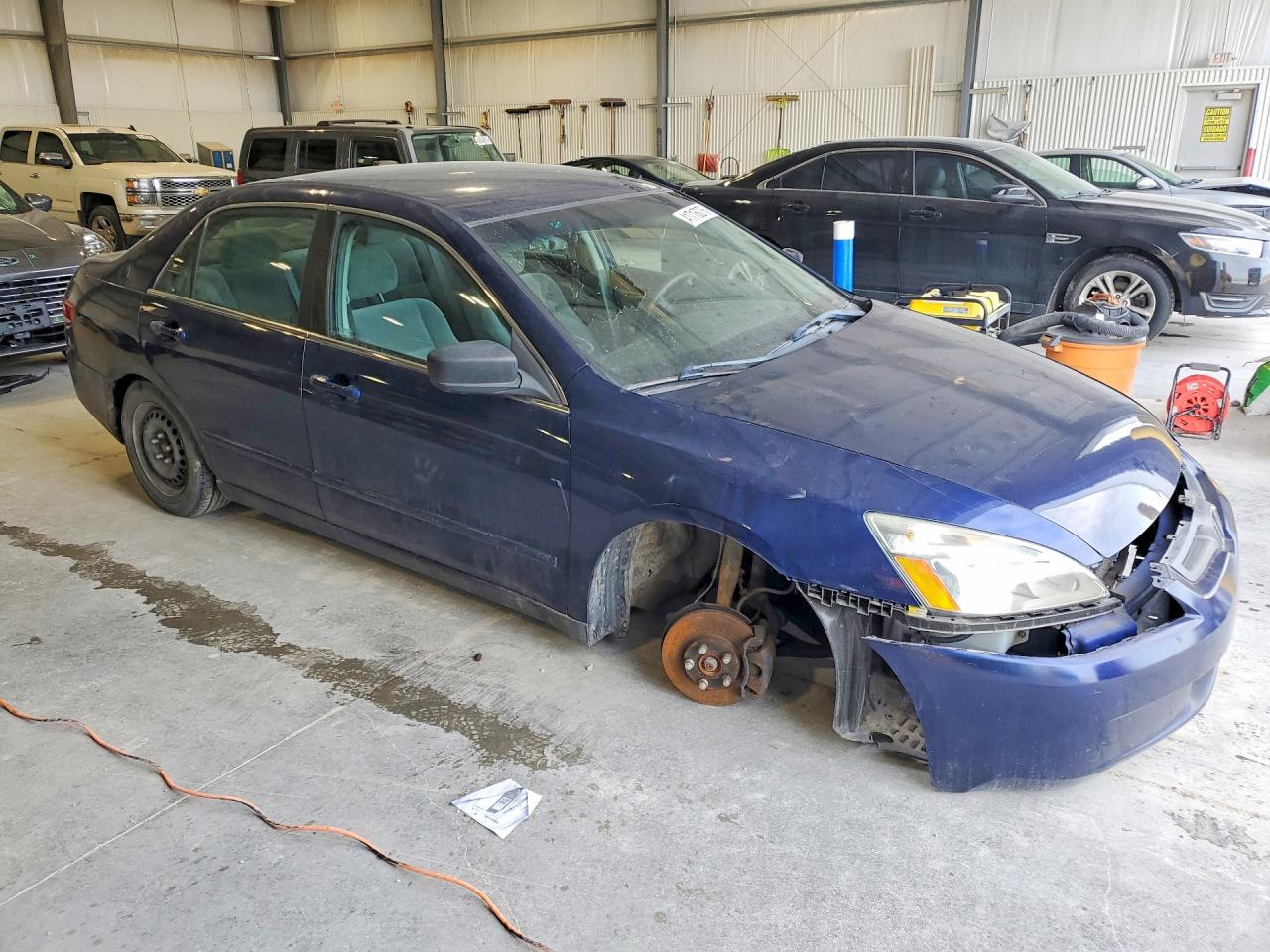 2004 HONDA ACCORD LX photo 4