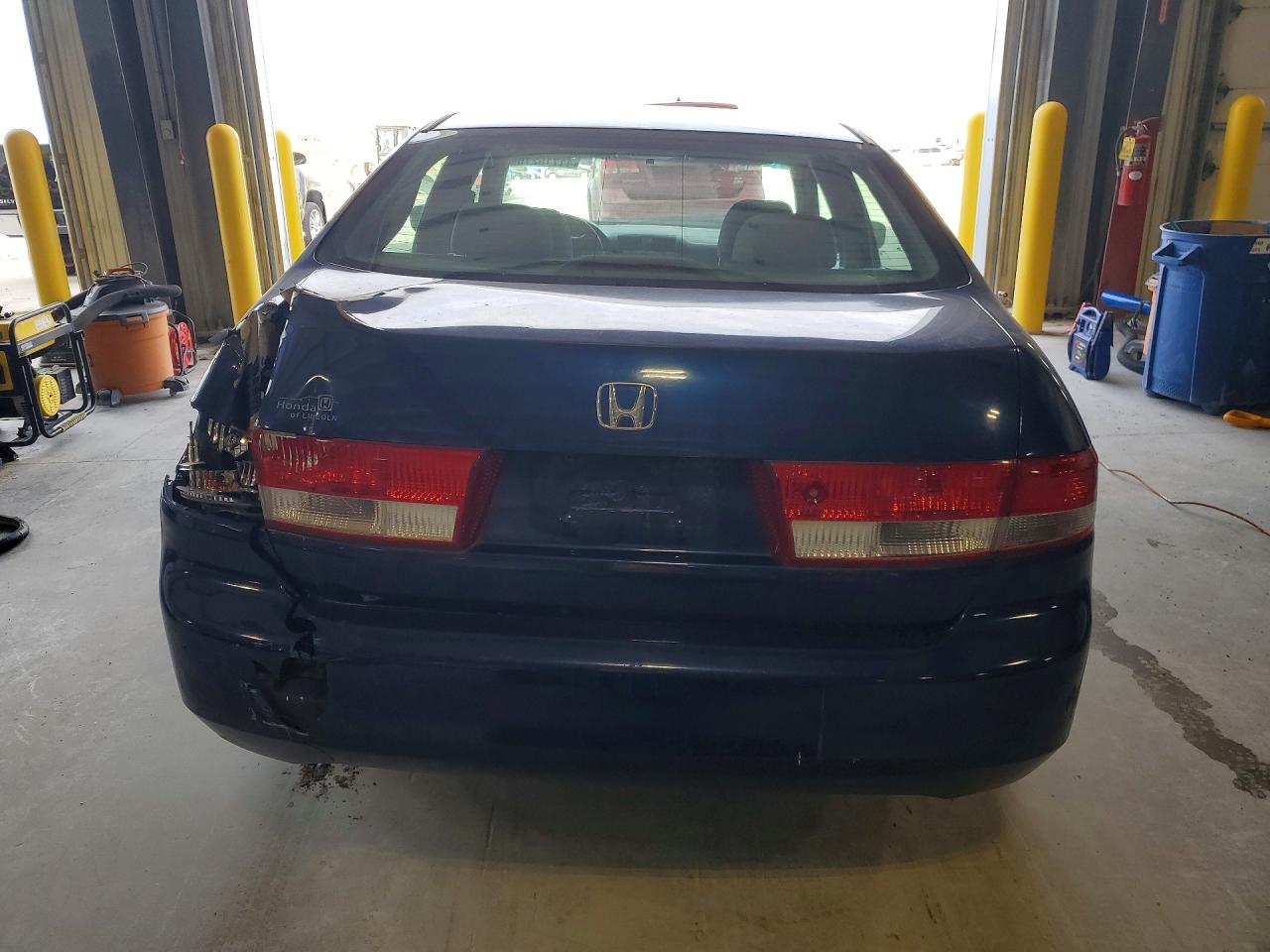 2004 HONDA ACCORD LX photo 6