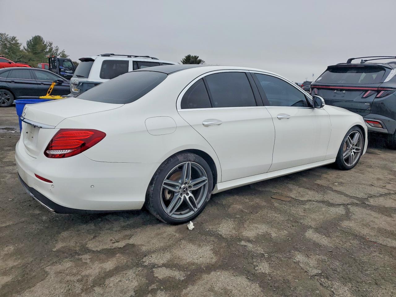 2018 MERCEDES-BENZ E 300 photo 5