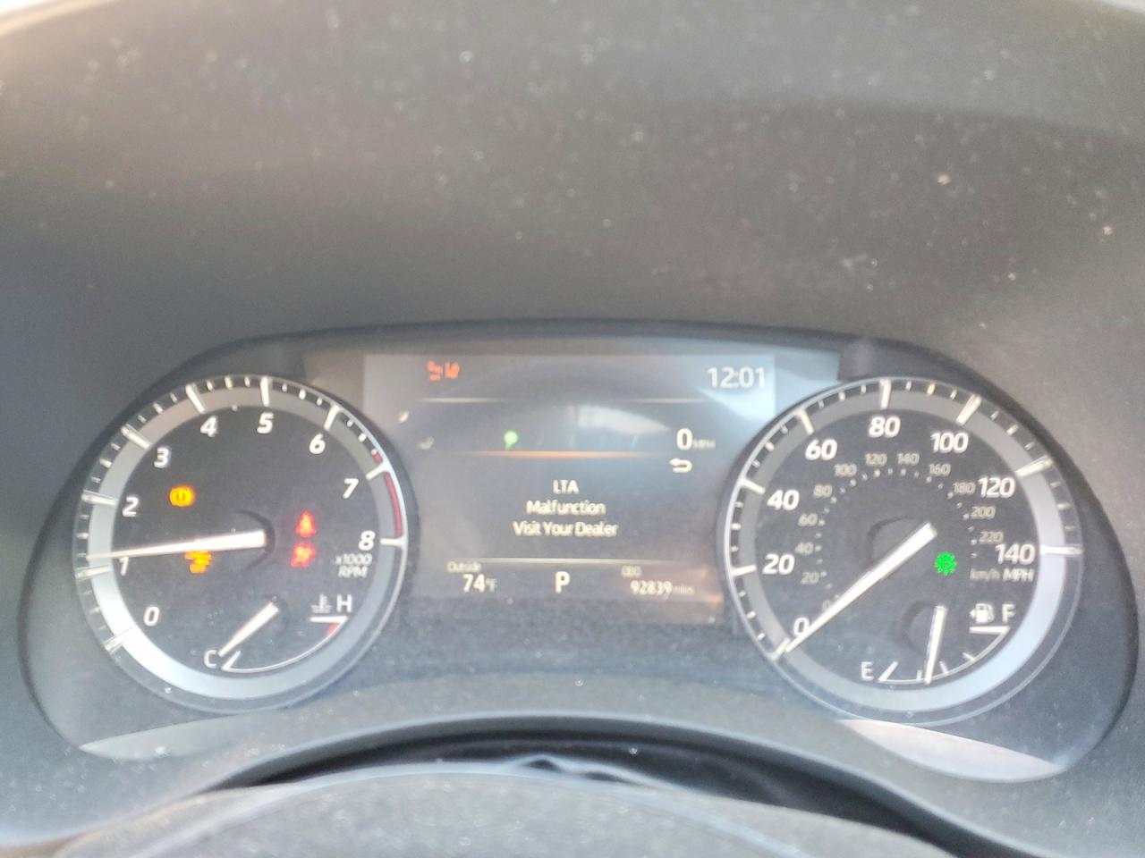 2021 TOYOTA HIGHLANDER XLE photo 25