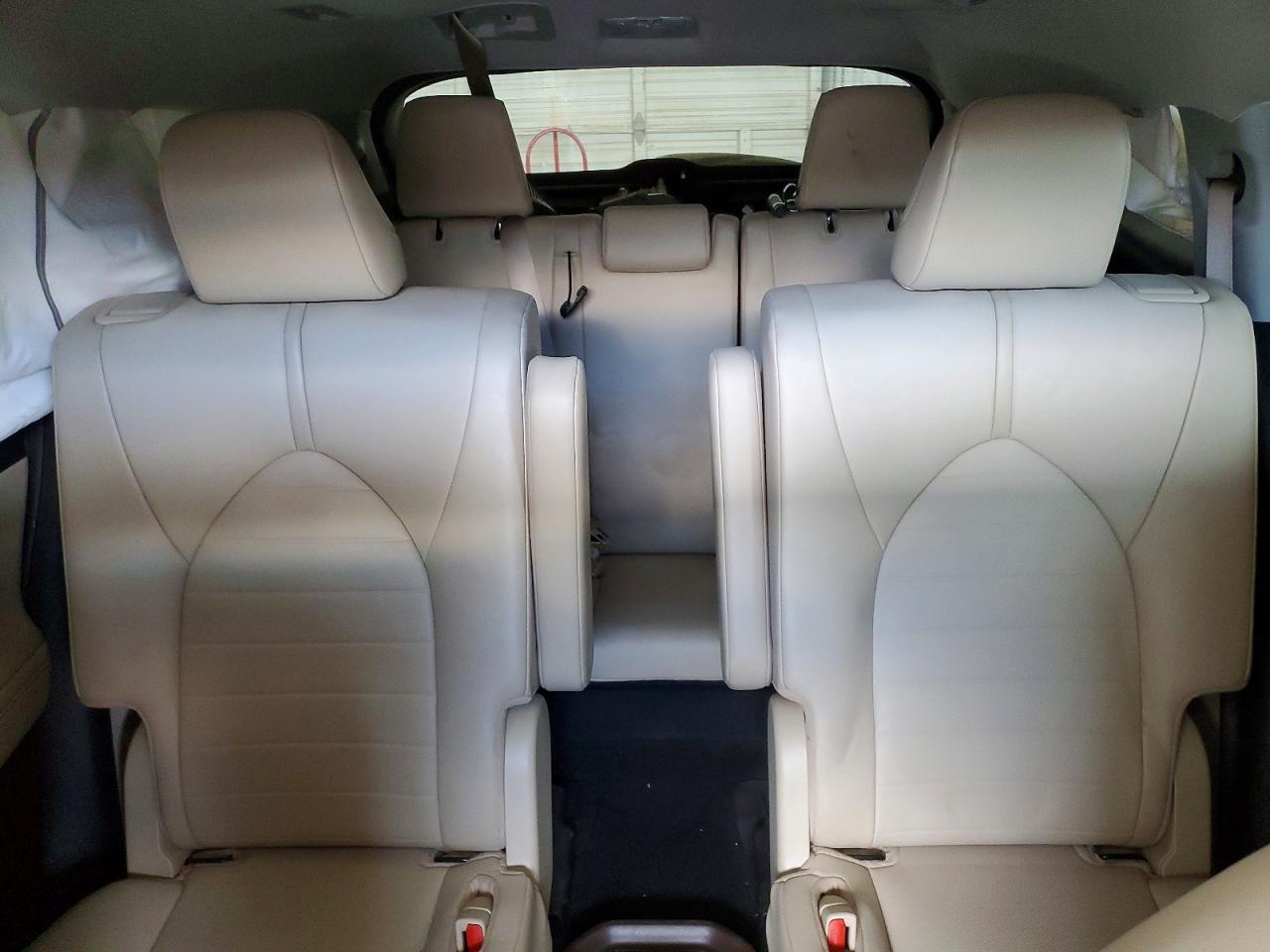 2021 TOYOTA HIGHLANDER XLE photo 28