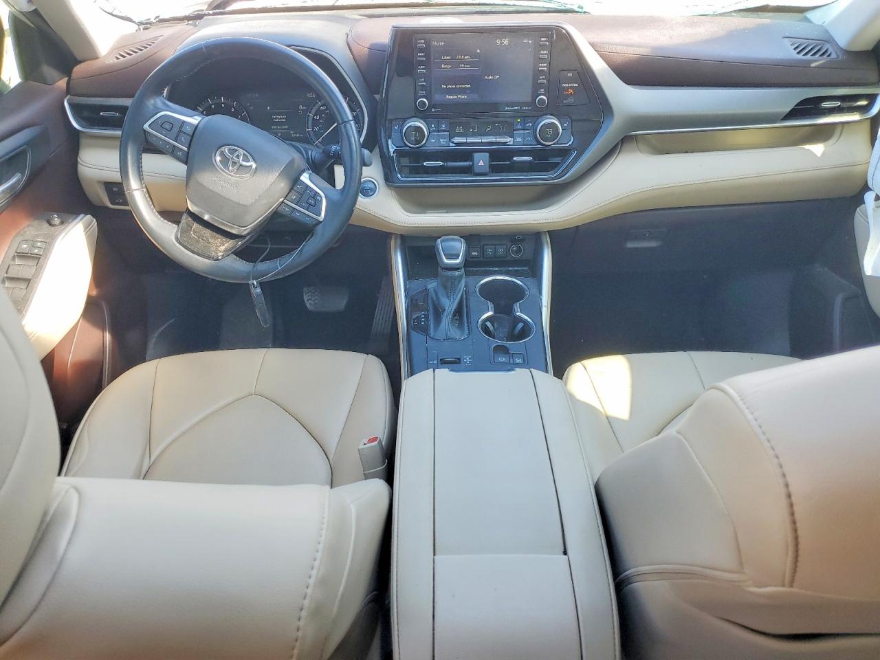 2021 TOYOTA HIGHLANDER XLE photo 22