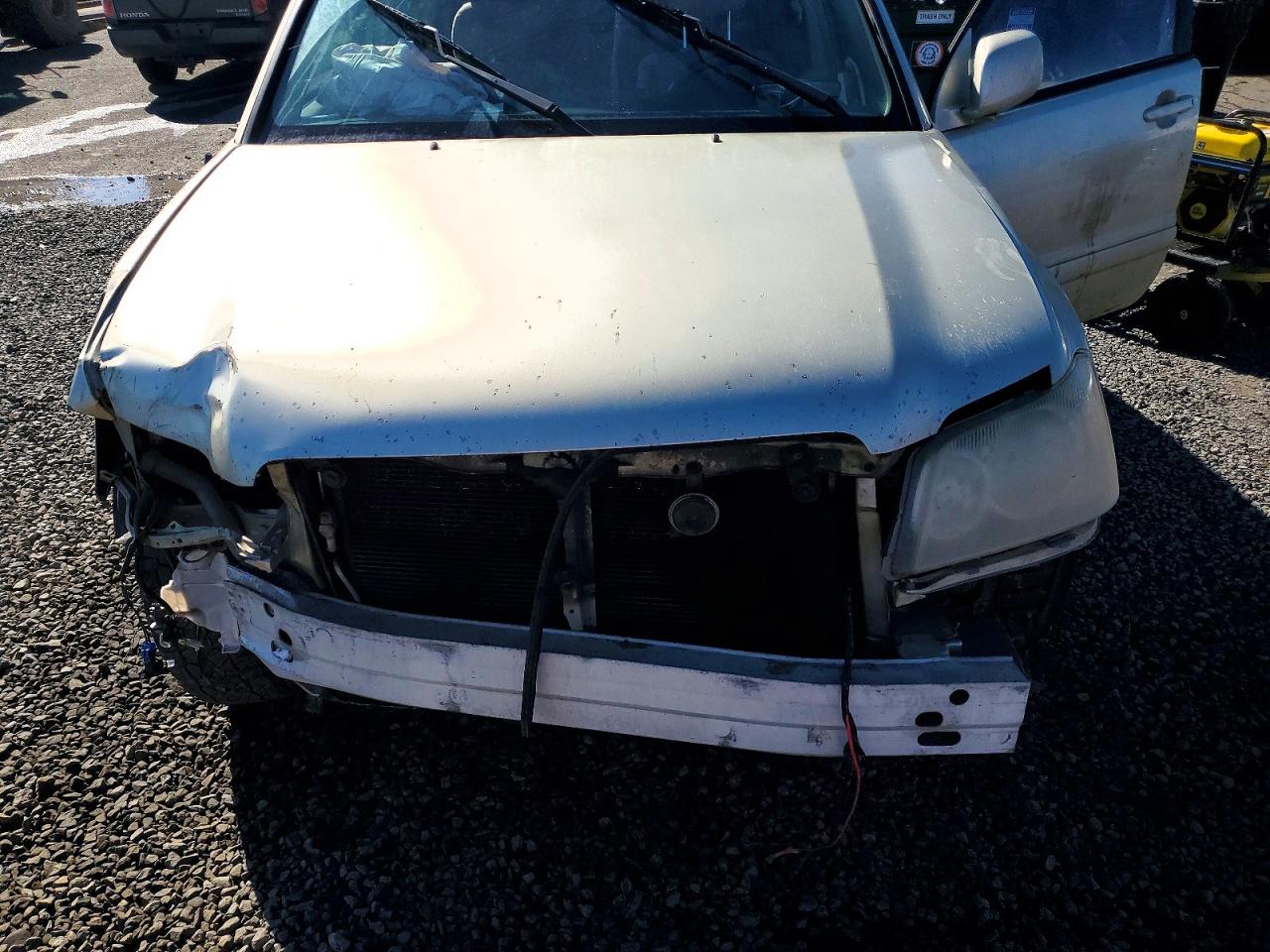 2003 TOYOTA HIGHLANDER BASE photo 23