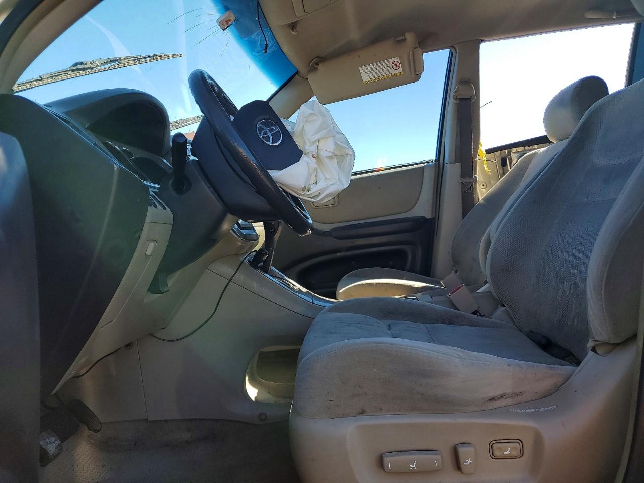 2003 TOYOTA HIGHLANDER BASE photo 13