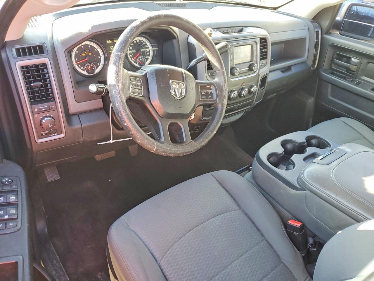 2014 RAM 1500 ST photo 8
