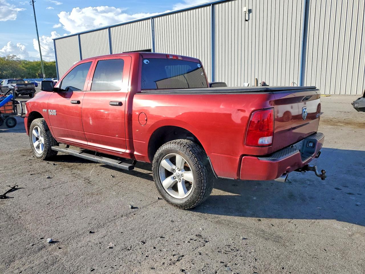 2014 RAM 1500 ST photo 2