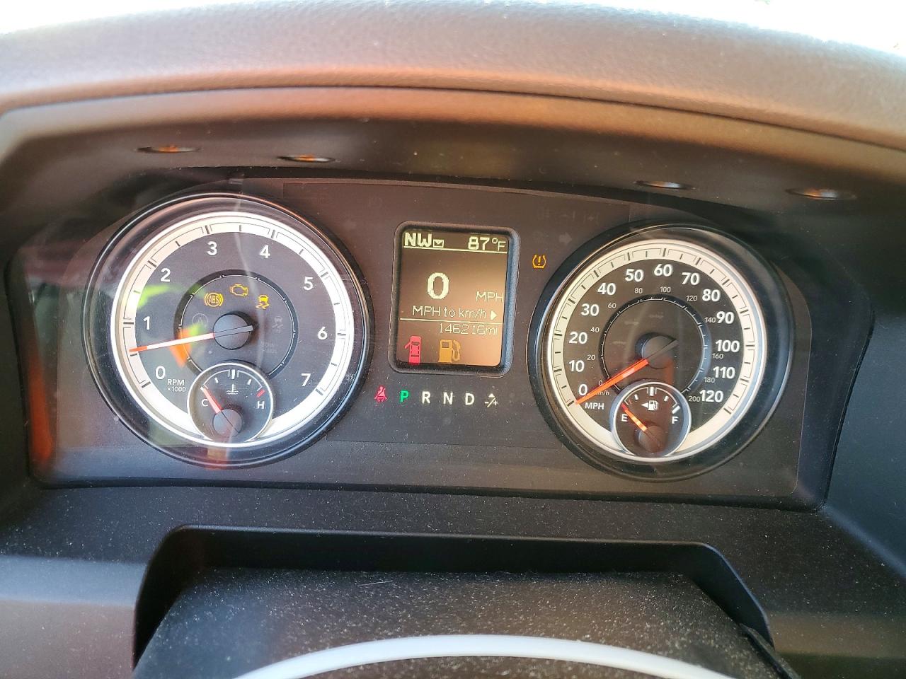 2014 RAM 1500 ST photo 9