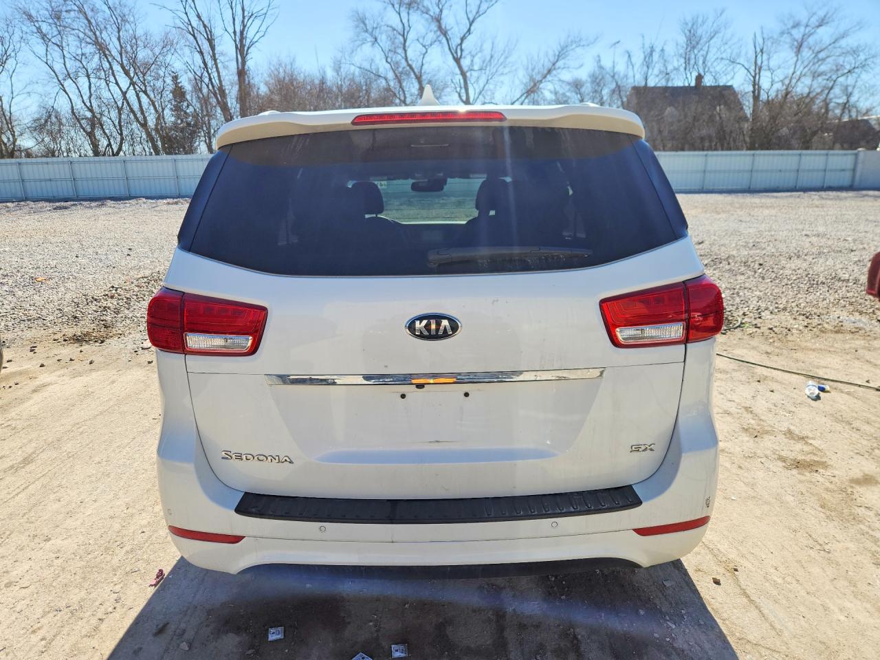 2016 KIA SEDONA SX photo 6