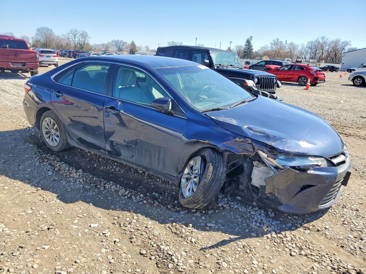 2017 TOYOTA CAMRY LE photo 4