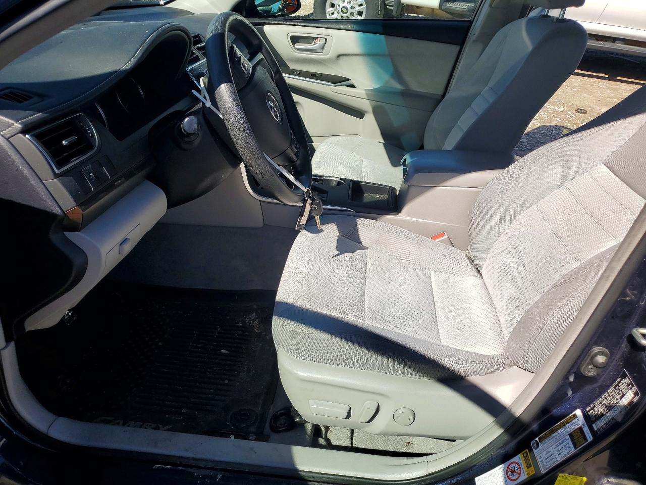 2017 TOYOTA CAMRY LE photo 7