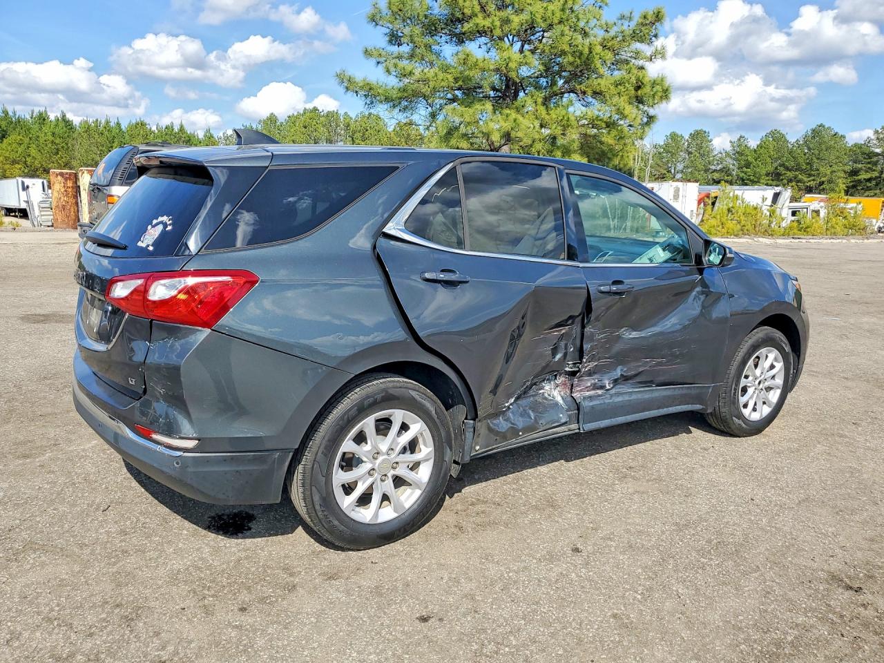 2018 CHEVROLET EQUINOX LT photo 3