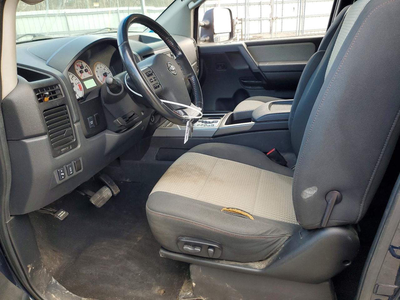 2009 NISSAN TITAN XE photo 13