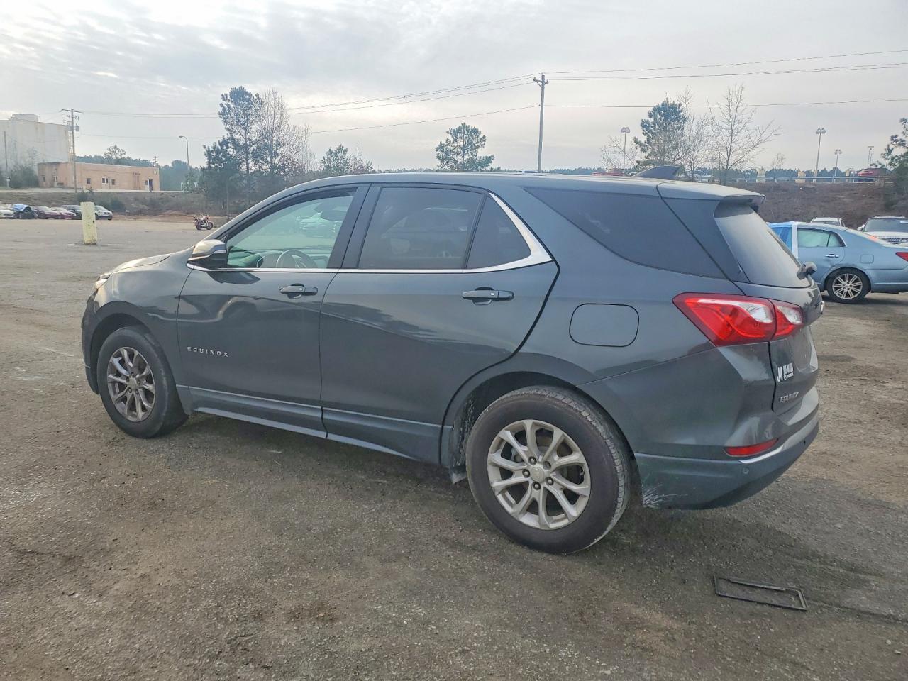 2018 CHEVROLET EQUINOX LT photo 2