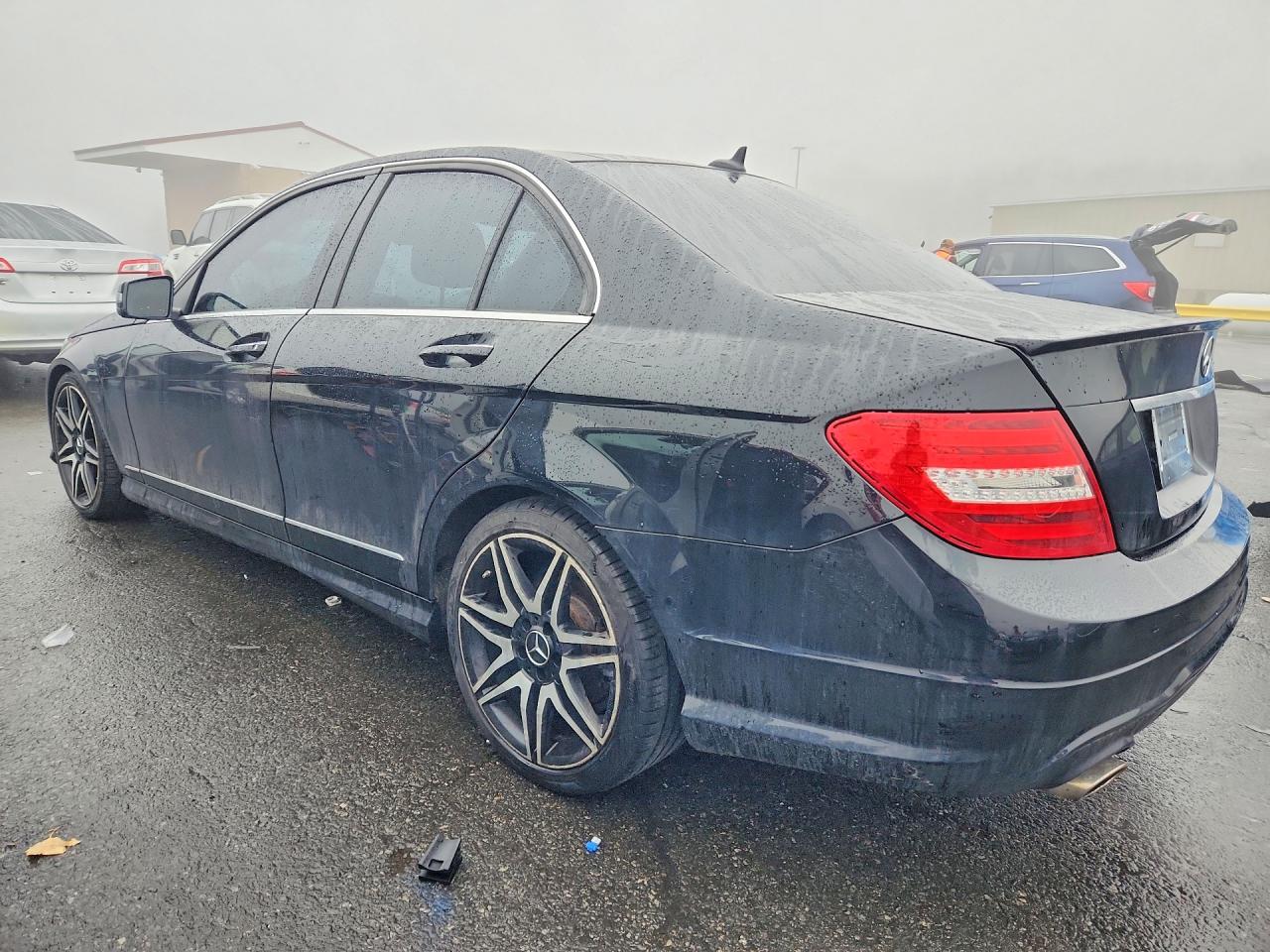 2013 MERCEDES-BENZ C 250 photo 2