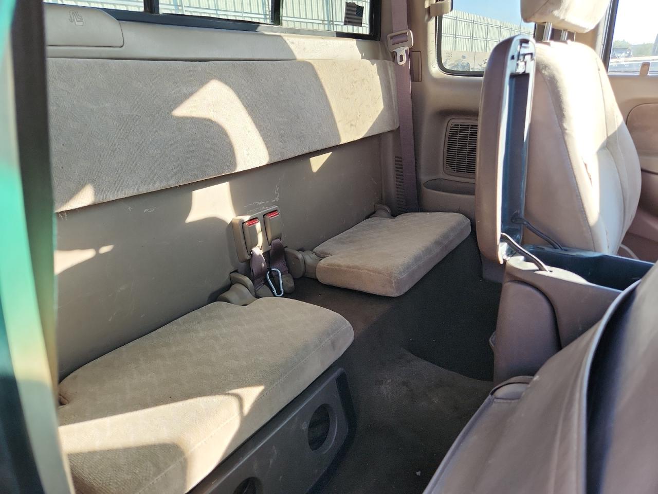 2001 TOYOTA TACOMA XTRACAB photo 19