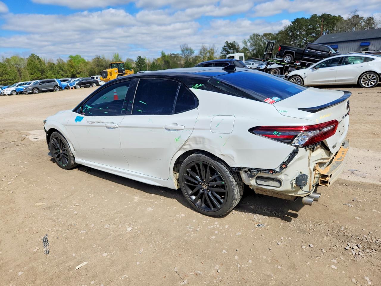 2021 TOYOTA CAMRY XSE photo 2