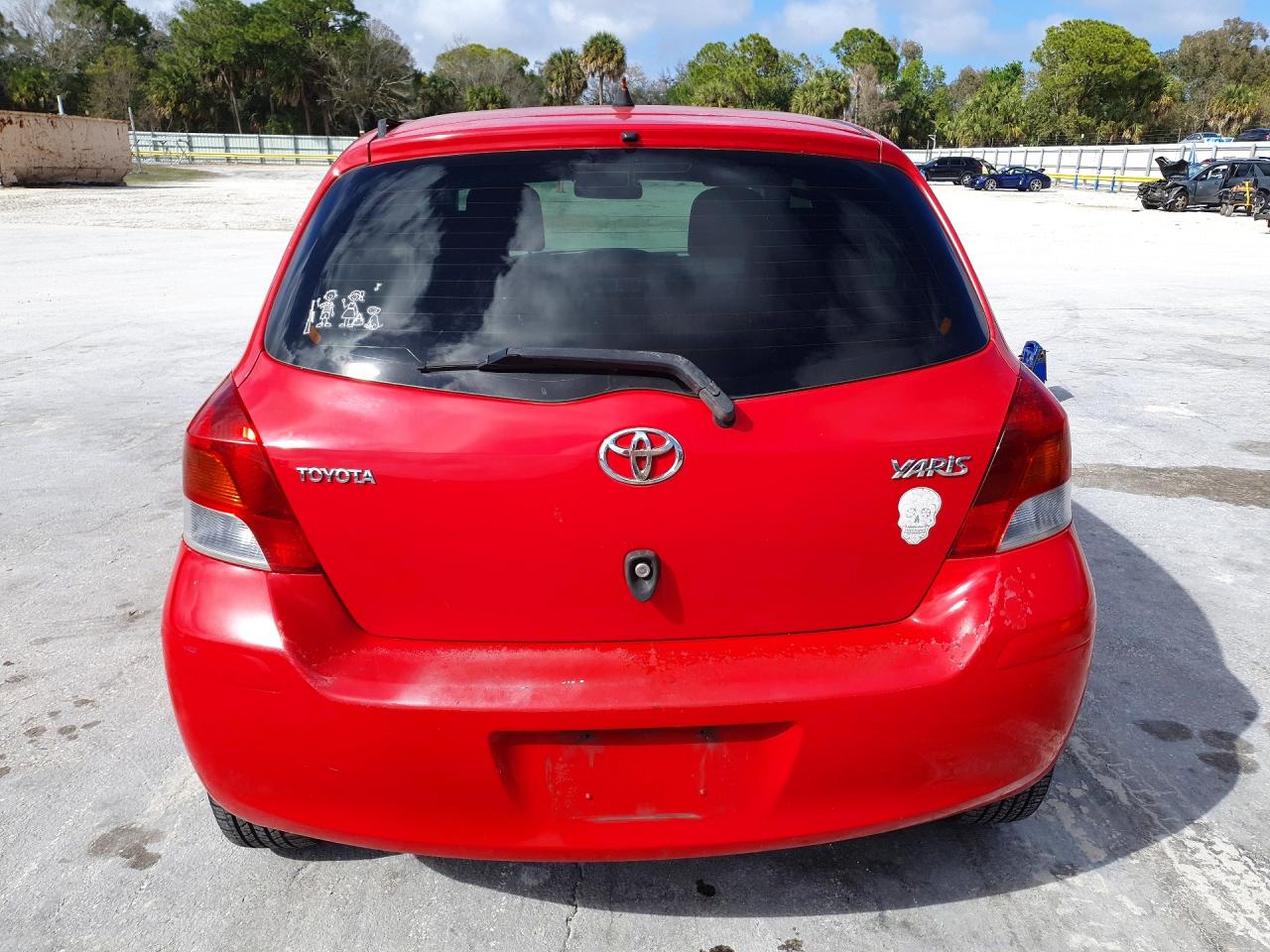 2010 TOYOTA YARIS BASE photo 10