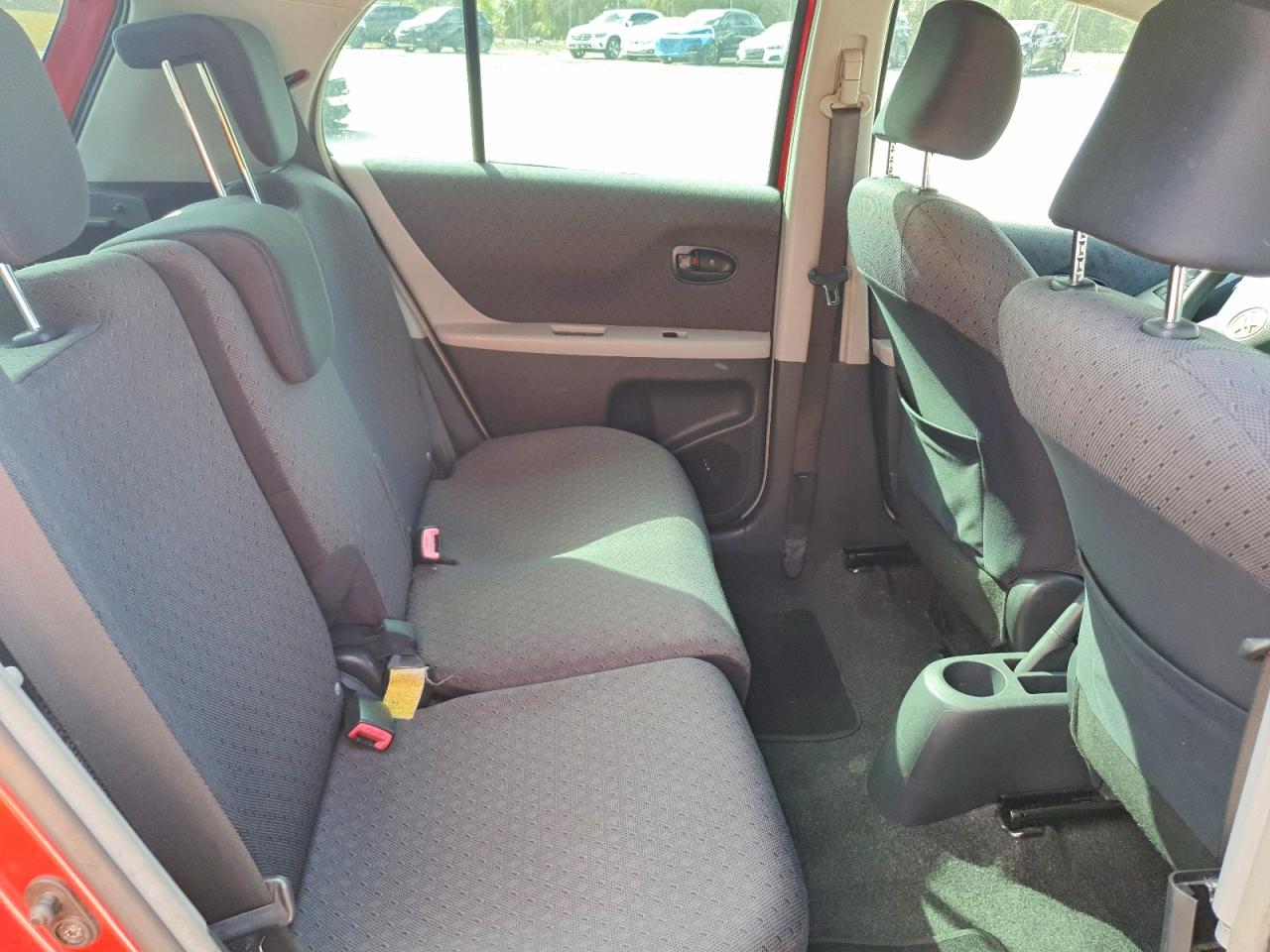2010 TOYOTA YARIS BASE photo 17