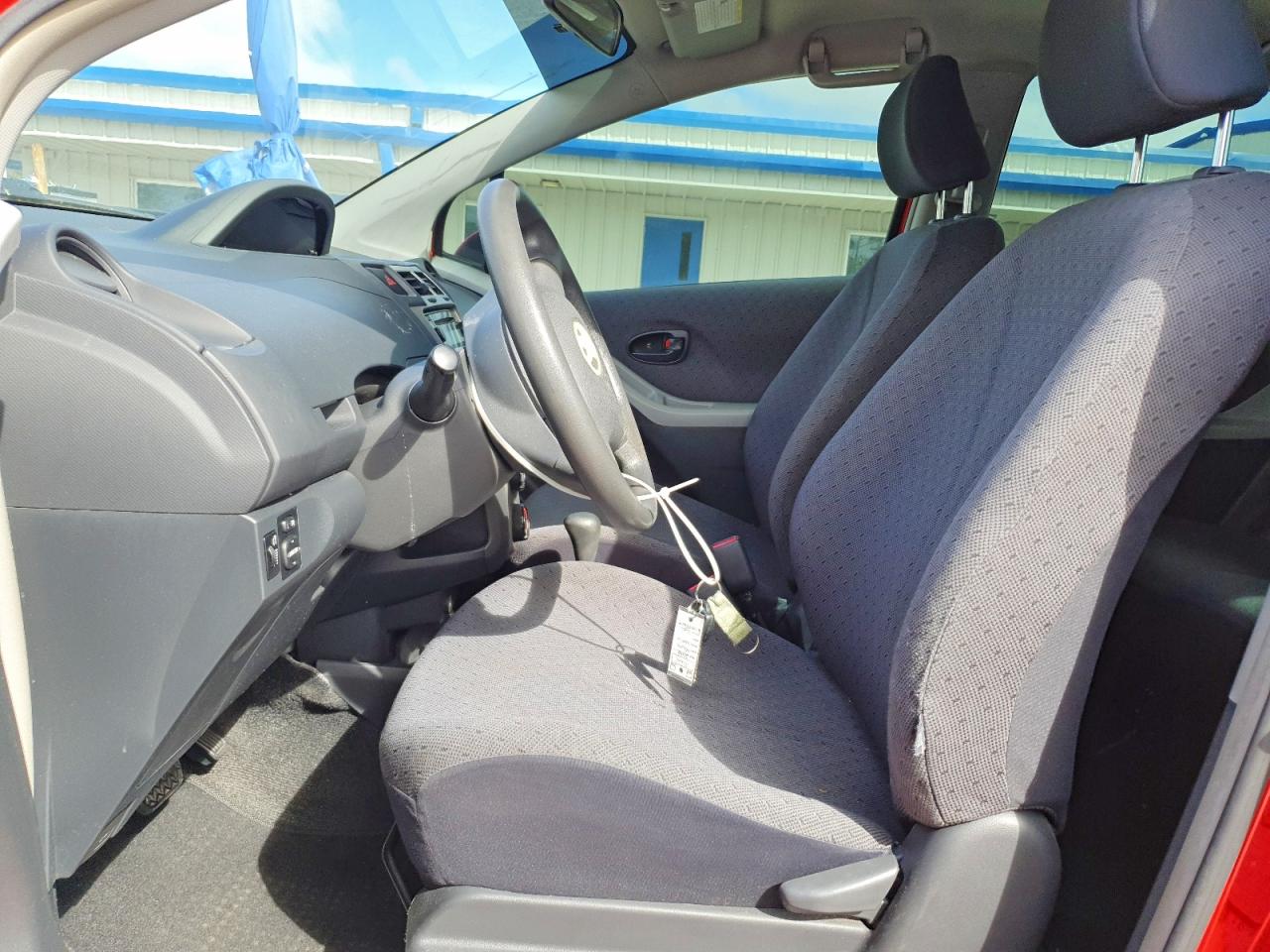 2010 TOYOTA YARIS BASE photo 11