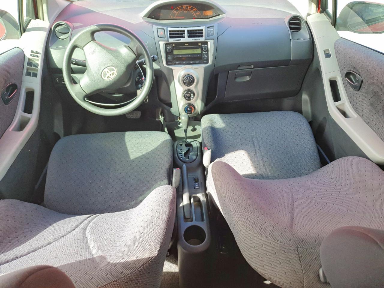 2010 TOYOTA YARIS BASE photo 13