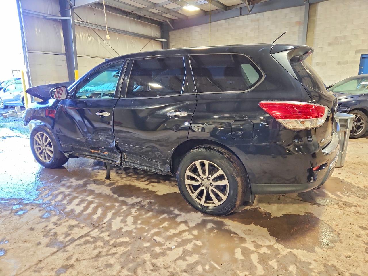 2013 NISSAN PATHFINDER S photo 4