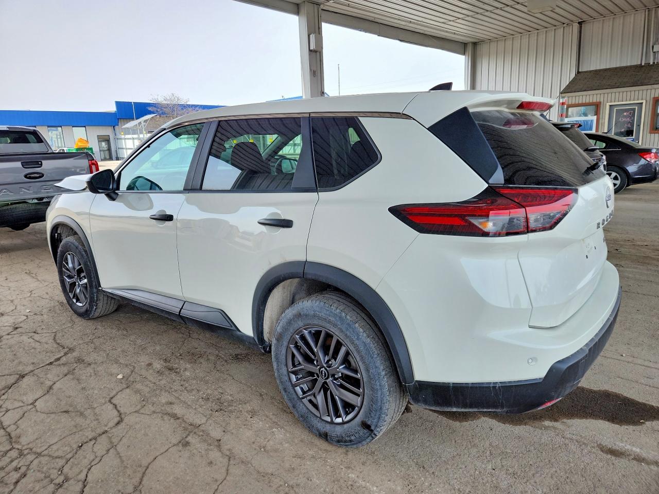 2024 NISSAN ROGUE S photo 3