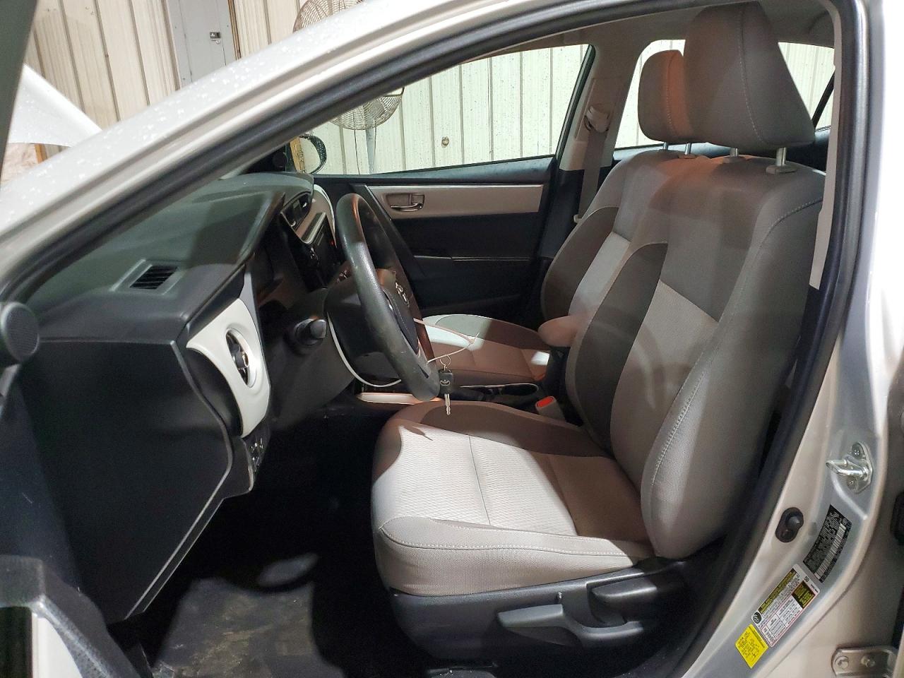 2018 TOYOTA COROLLA LE photo 19