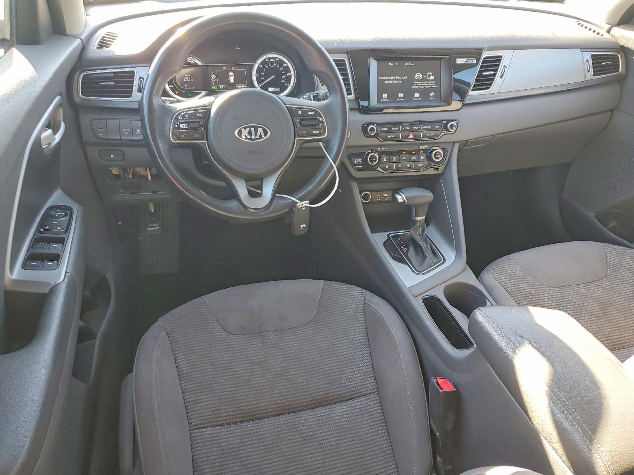 2018 KIA NIRO LX photo 8