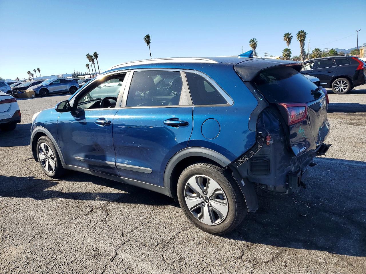 2018 KIA NIRO LX photo 2