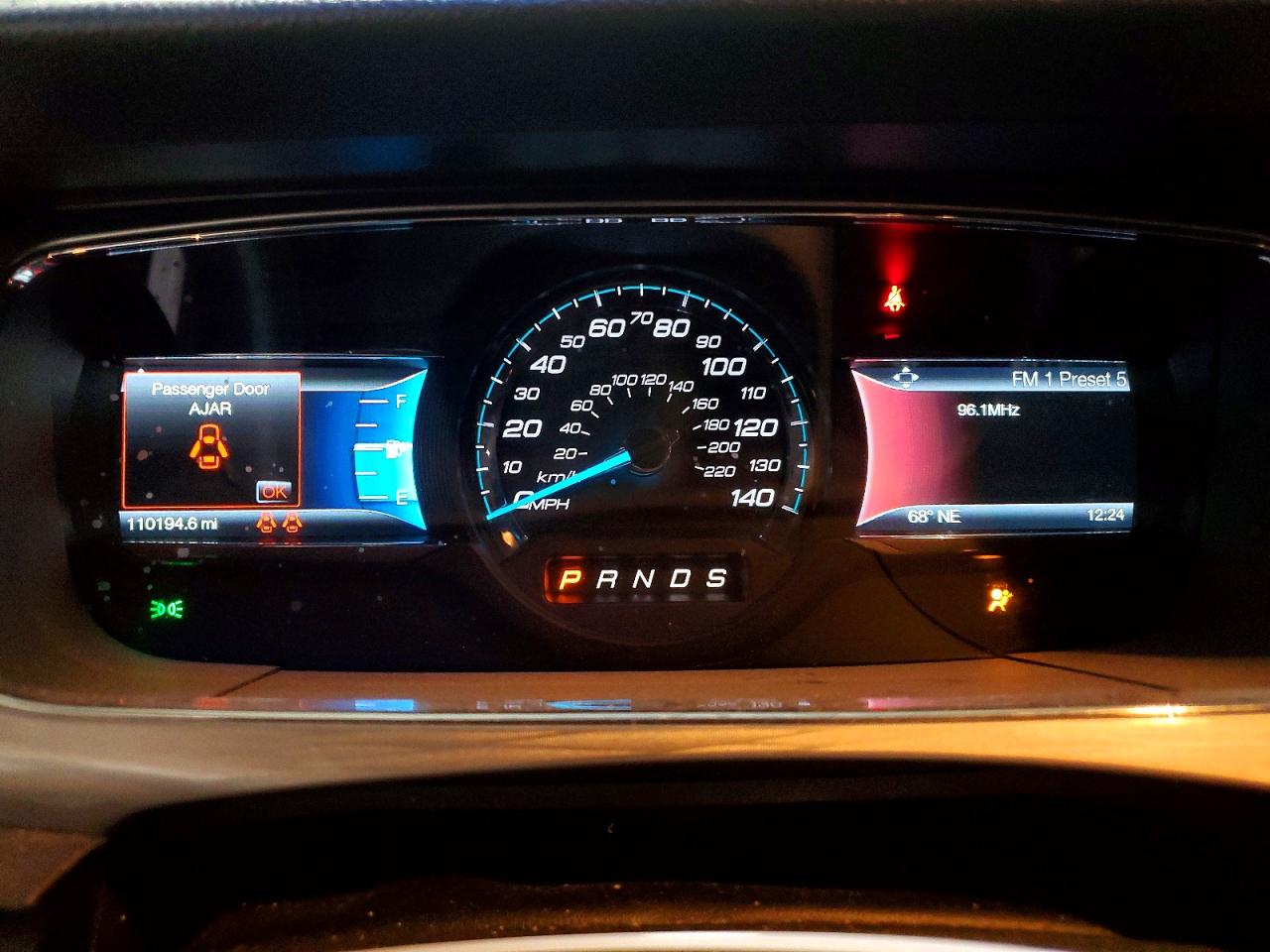 2015 FORD TAURUS SEL photo 9