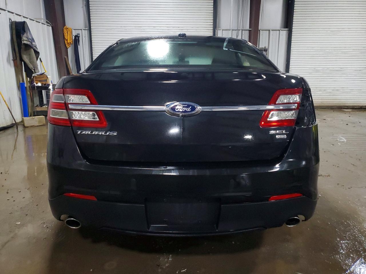 2015 FORD TAURUS SEL photo 6