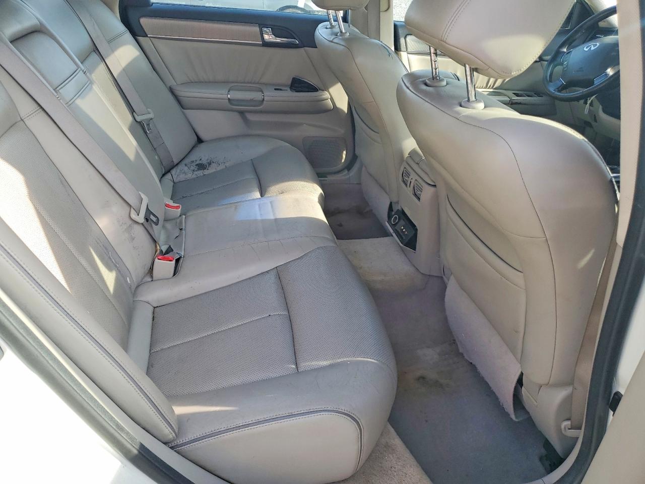 2009 INFINITI M35 BASE photo 10