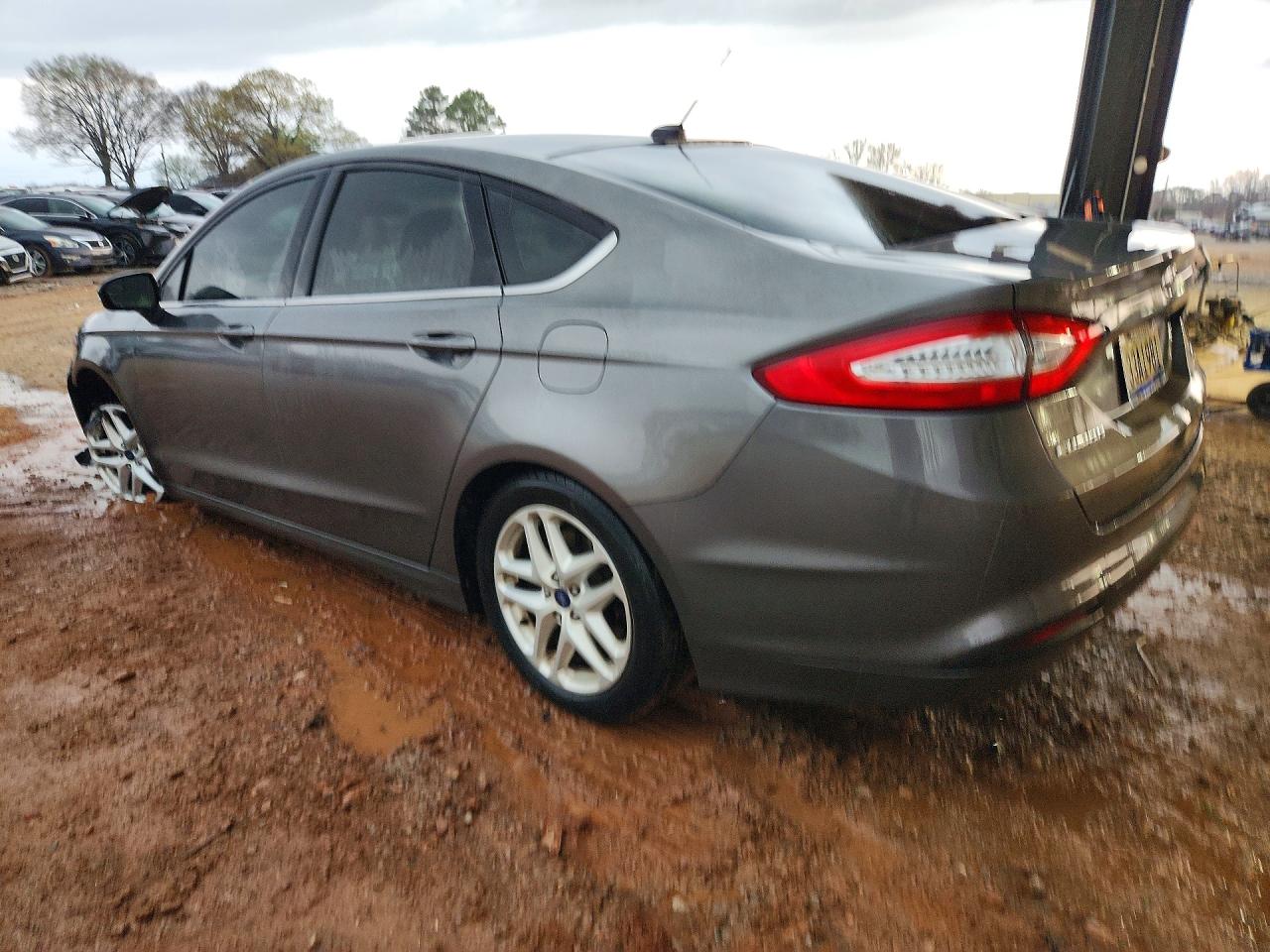 2013 FORD FUSION SE photo 2