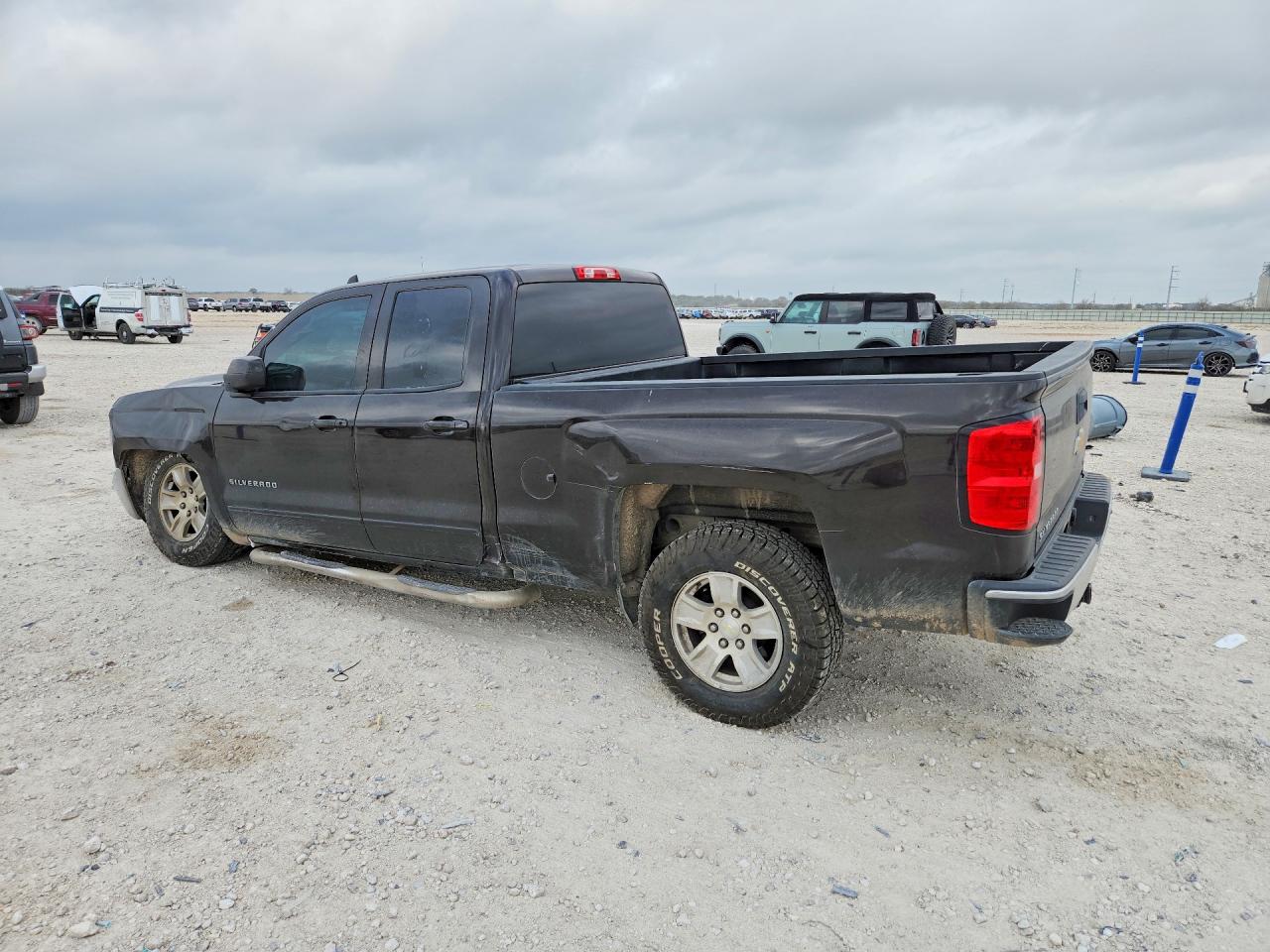 2018 CHEVROLET SILVERADO C1500 LT photo 4