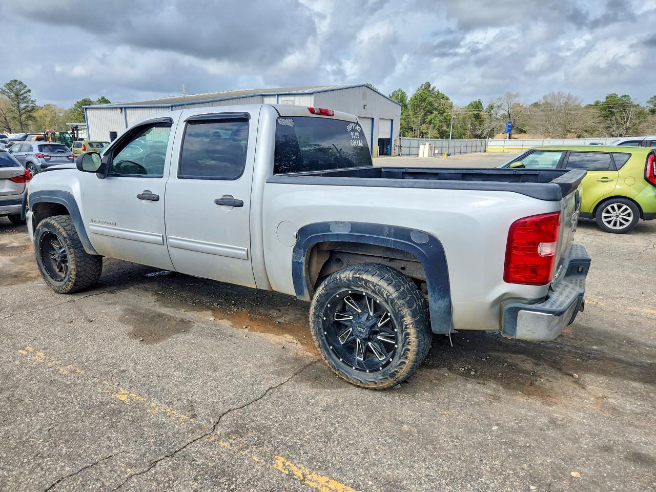 2010 CHEVROLET SILVERADO K1500 LT photo 3