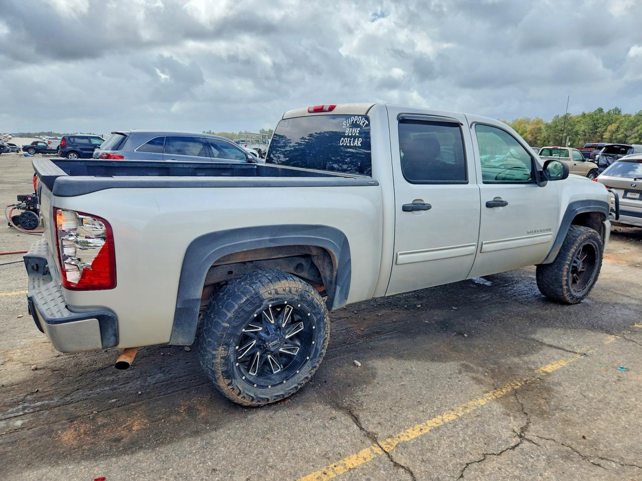2010 CHEVROLET SILVERADO K1500 LT photo 5