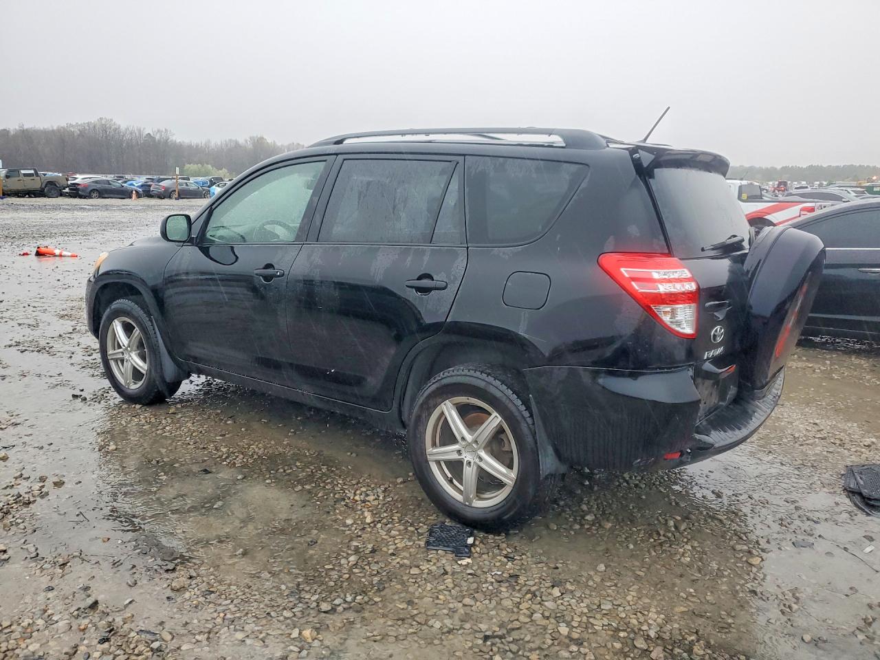 2011 TOYOTA RAV4 photo 3