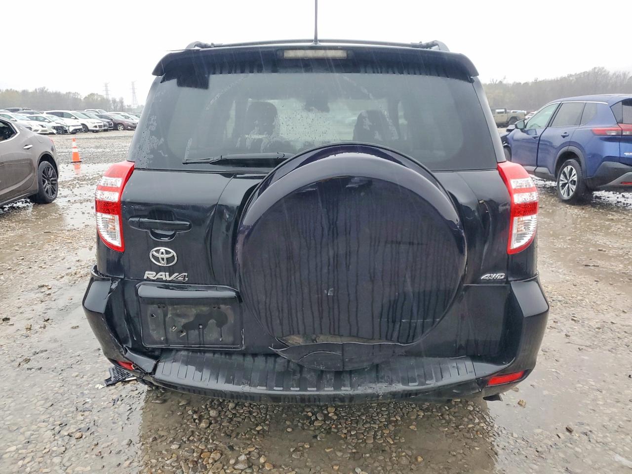 2011 TOYOTA RAV4 photo 11