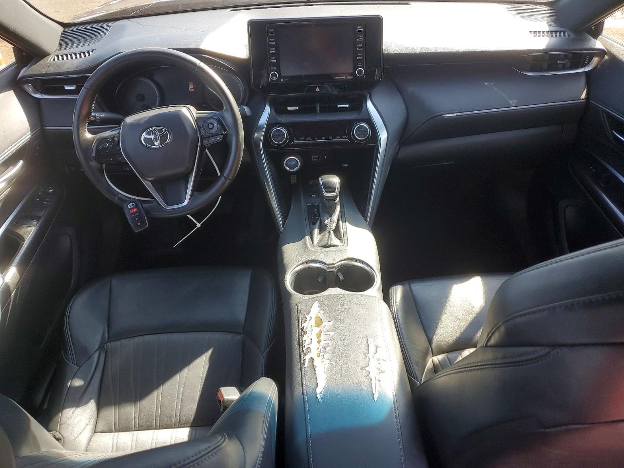 2021 TOYOTA VENZA XLE photo 22
