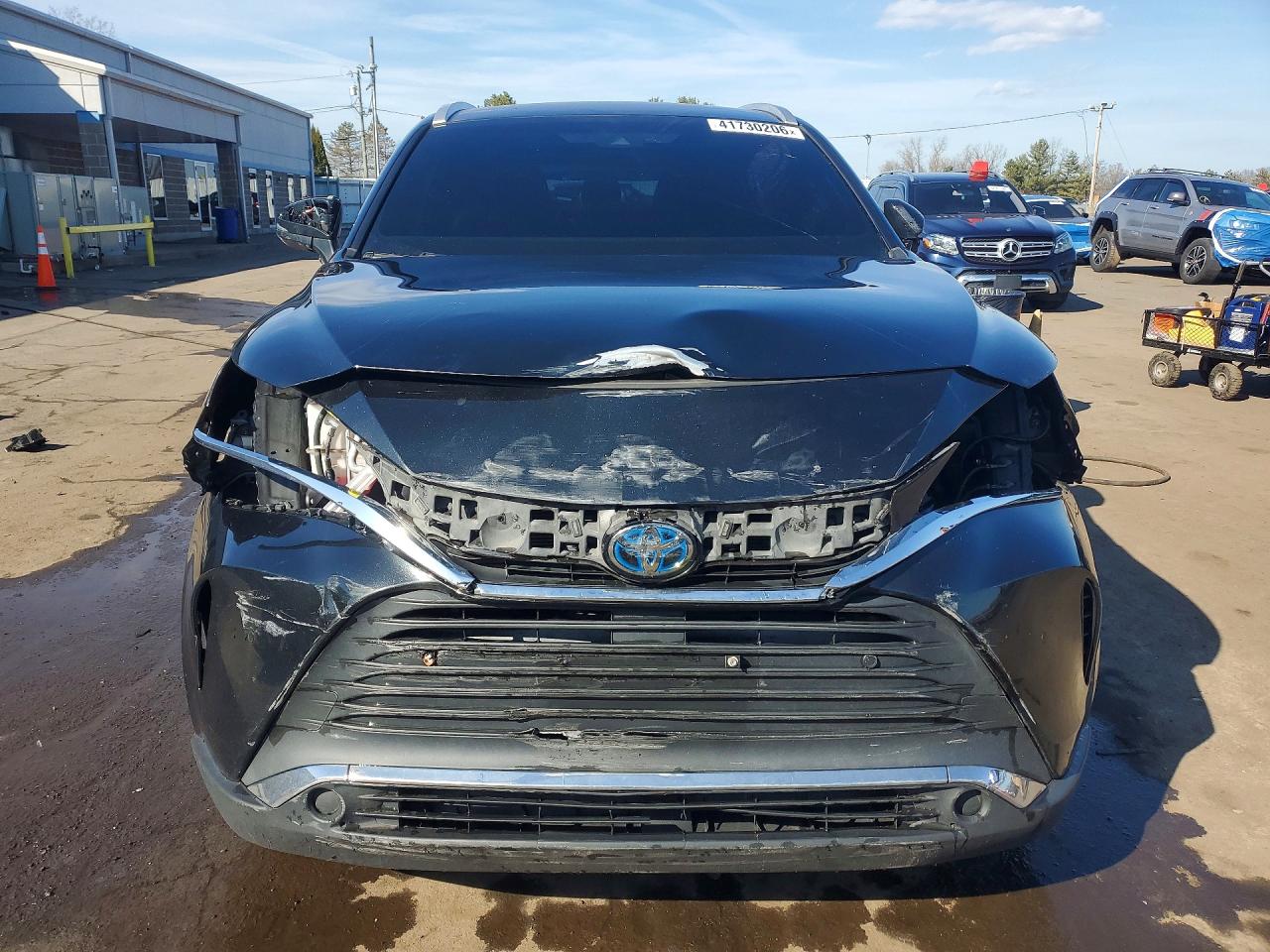 2021 TOYOTA VENZA XLE photo 13