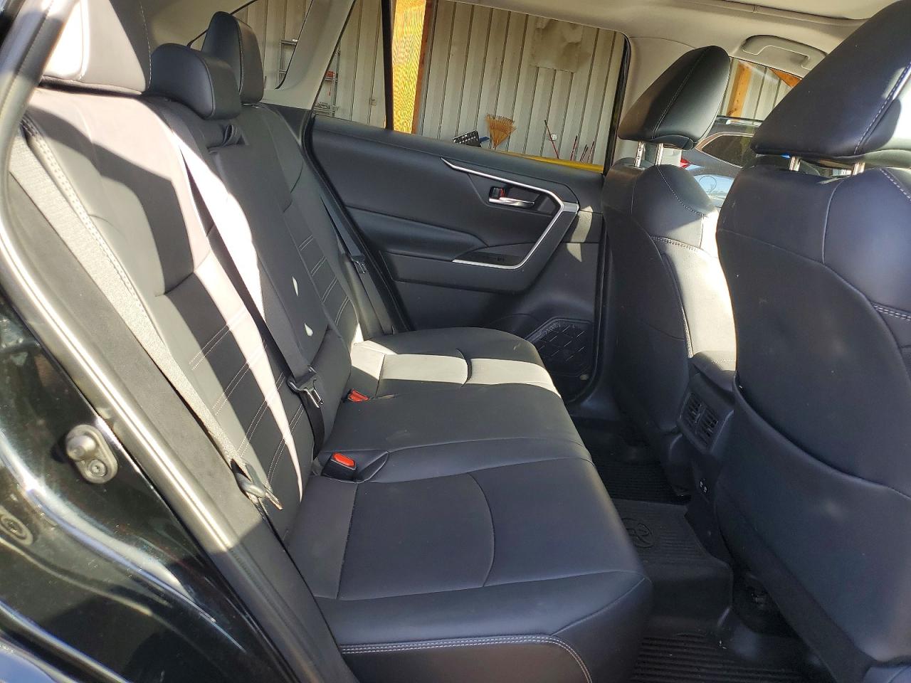 2019 TOYOTA RAV4 XLE PREMIUM photo 31