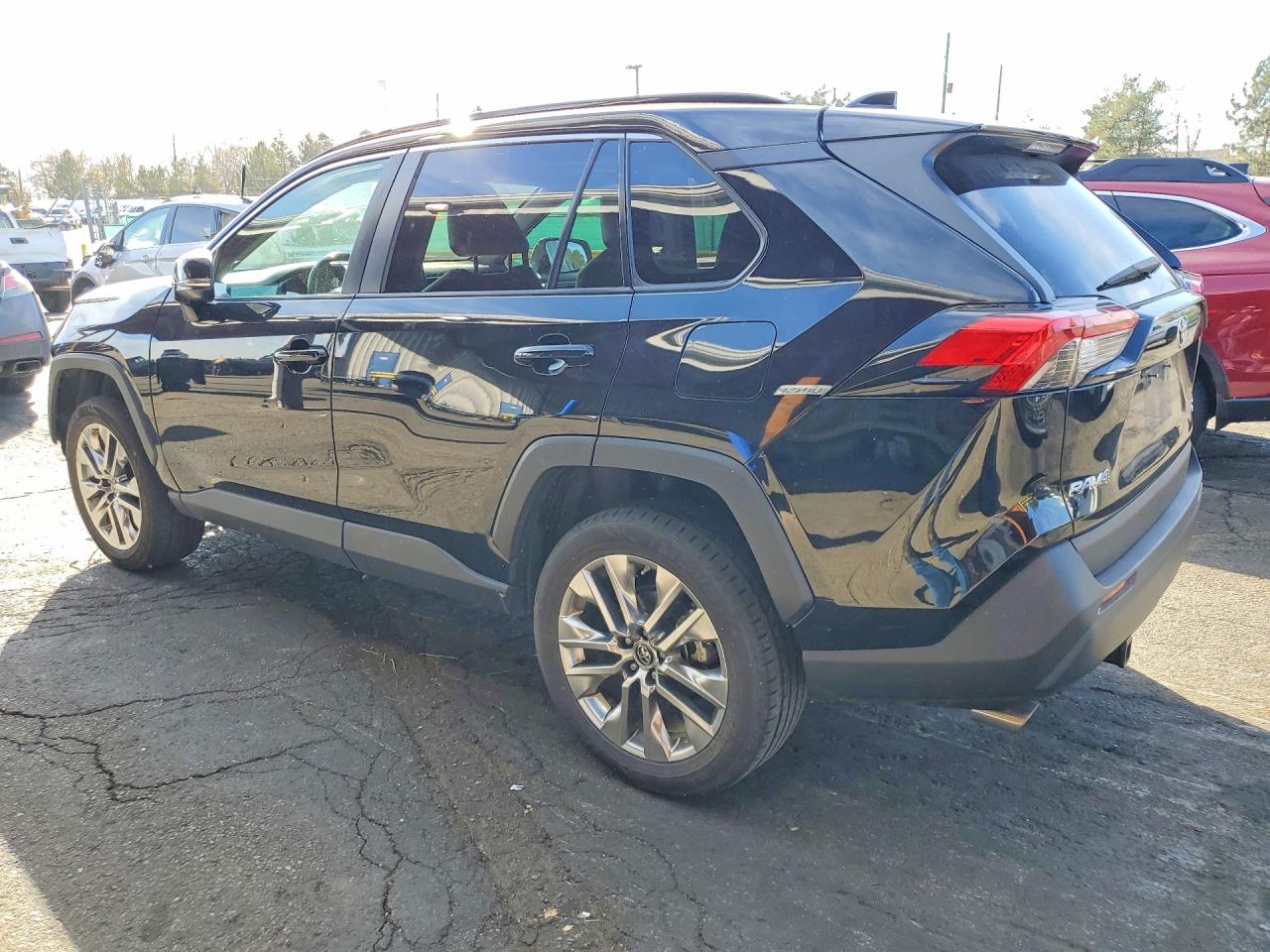 2019 TOYOTA RAV4 XLE PREMIUM photo 4